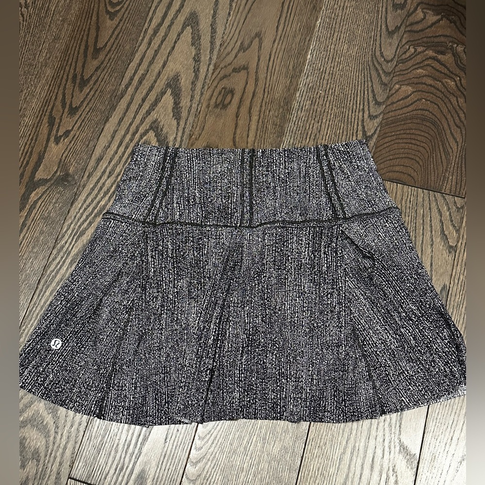 Lululemon Skort Sz 4T Like New